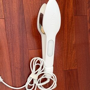 NORI White Handheld Steamer